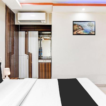 Super Hotel O Tagore Park Ruby Road Kalküta Dış mekan fotoğraf