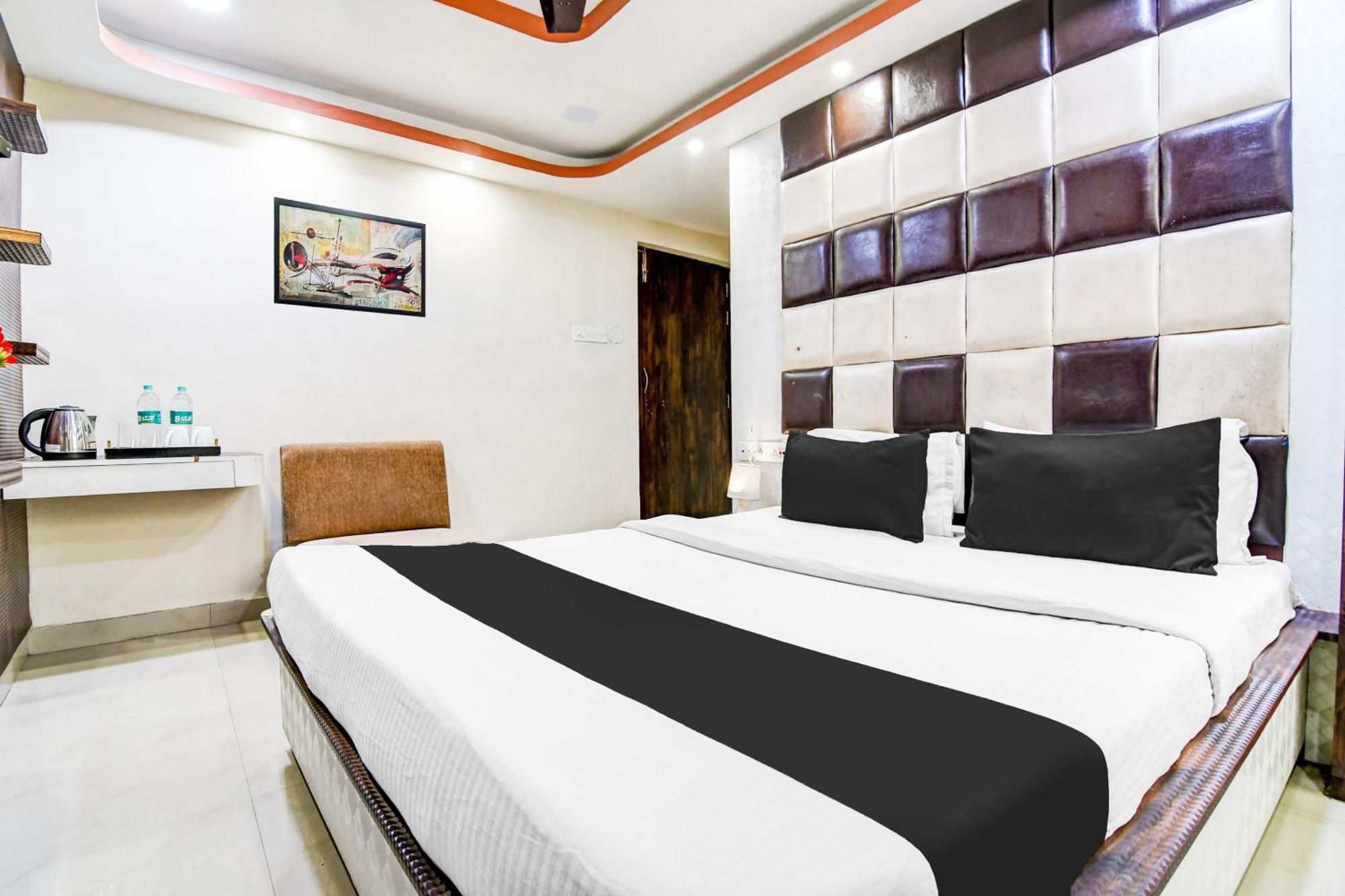 Super Hotel O Tagore Park Ruby Road Kalküta Dış mekan fotoğraf