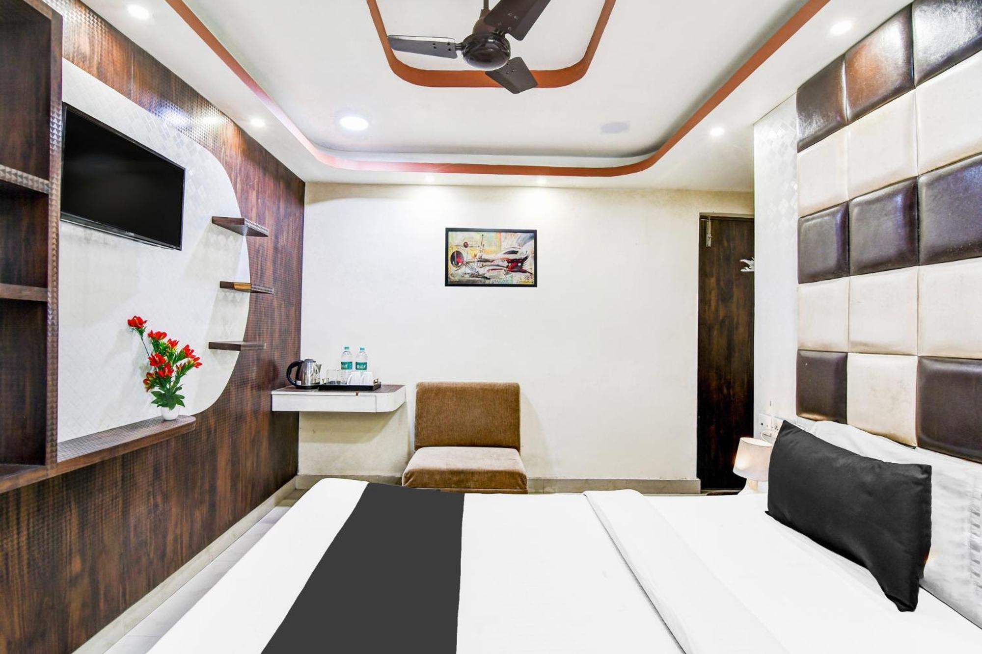 Super Hotel O Tagore Park Ruby Road Kalküta Dış mekan fotoğraf