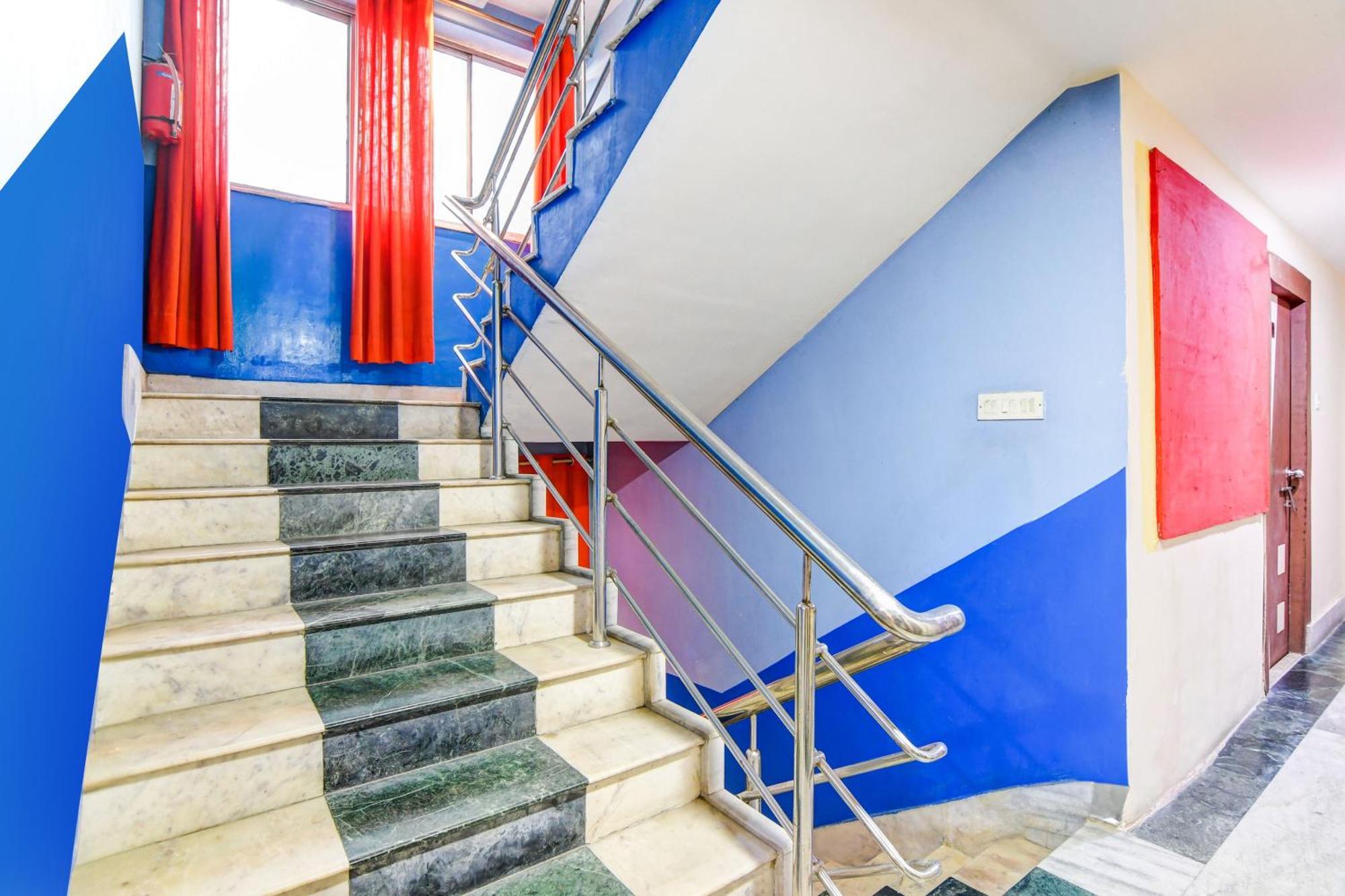 Super Hotel O Tagore Park Ruby Road Kalküta Dış mekan fotoğraf