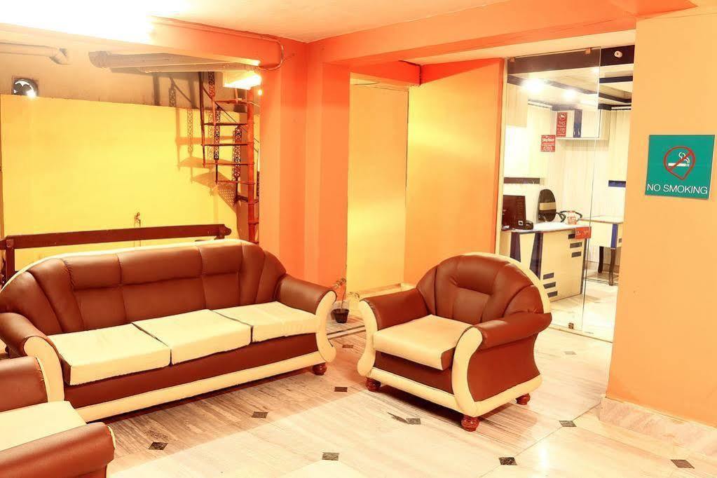 Super Hotel O Tagore Park Ruby Road Kalküta Dış mekan fotoğraf