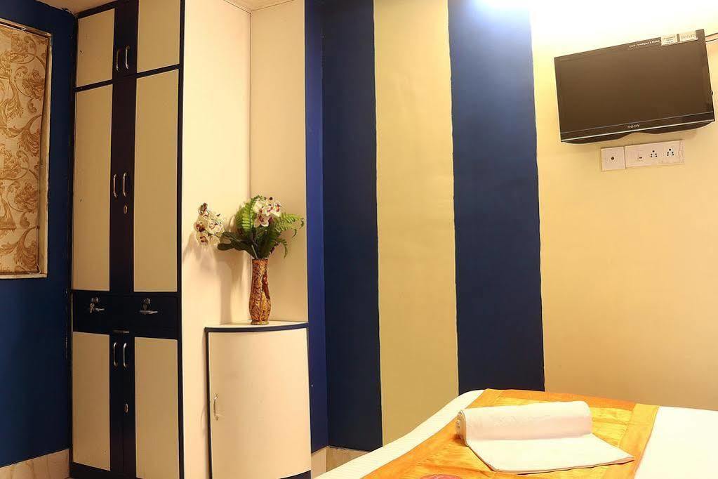 Super Hotel O Tagore Park Ruby Road Kalküta Dış mekan fotoğraf