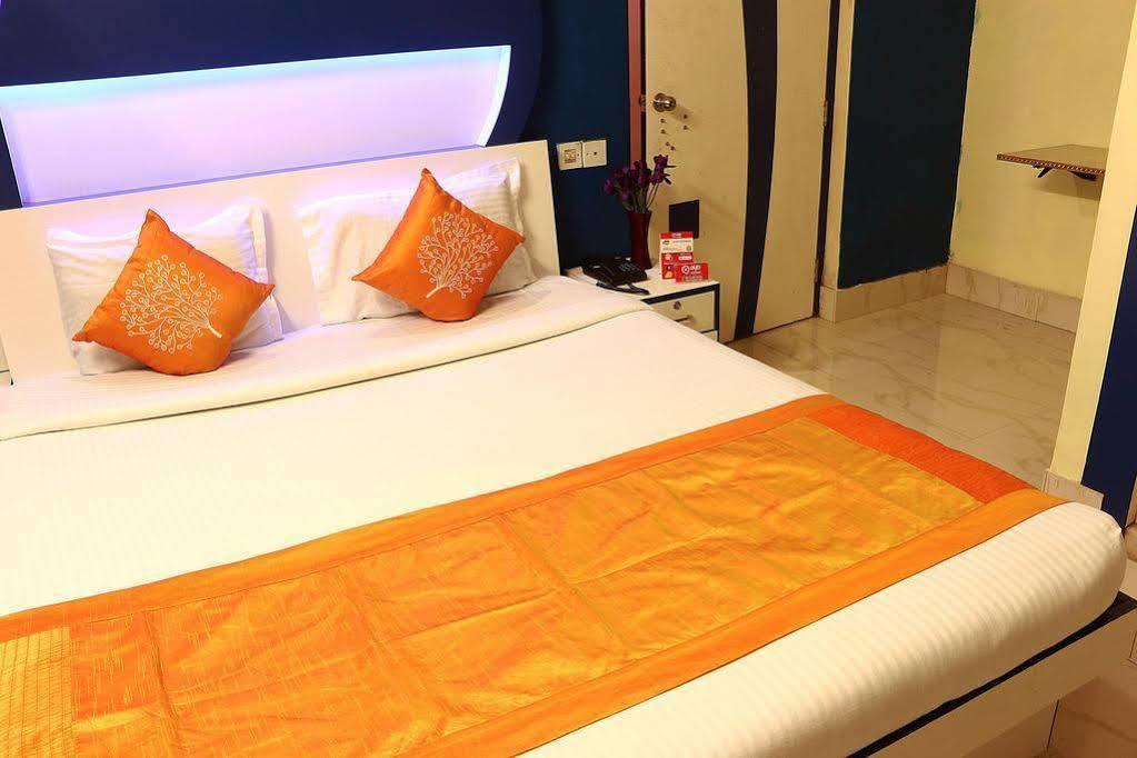 Super Hotel O Tagore Park Ruby Road Kalküta Dış mekan fotoğraf